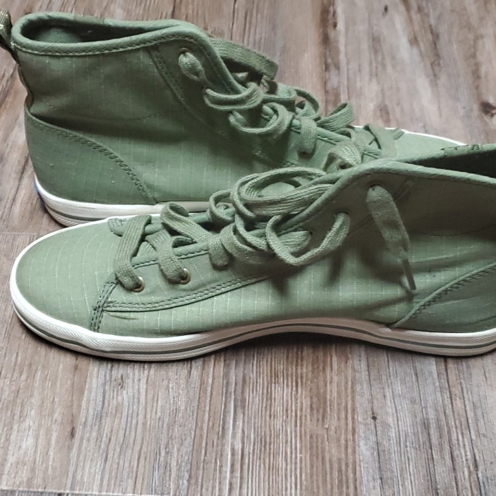 Shoes - Picture 1 of 2